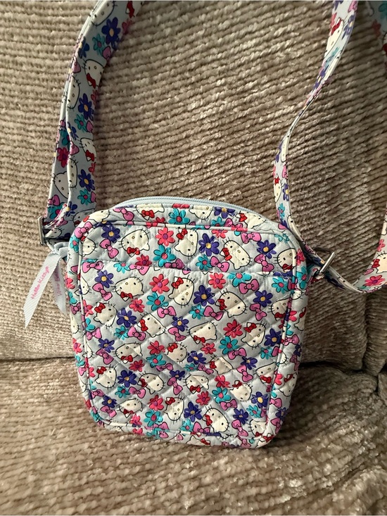 Hello Kitty Handbags - Vera Bradley HELLO KITTY BOWS SM Crossbody Bag - Shoulder Purse EUC